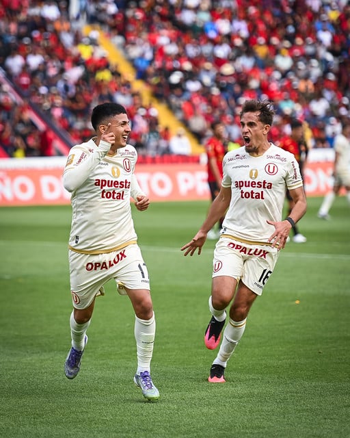 Universitario vs ADT