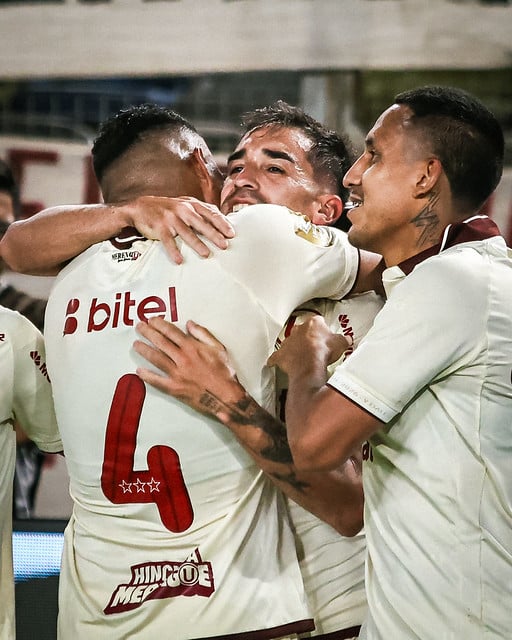 Universitario vs UTC